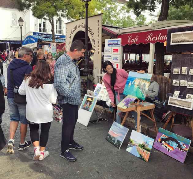 张馨予支持地摊经济 想去摆摊卖蛋糕或油泼面