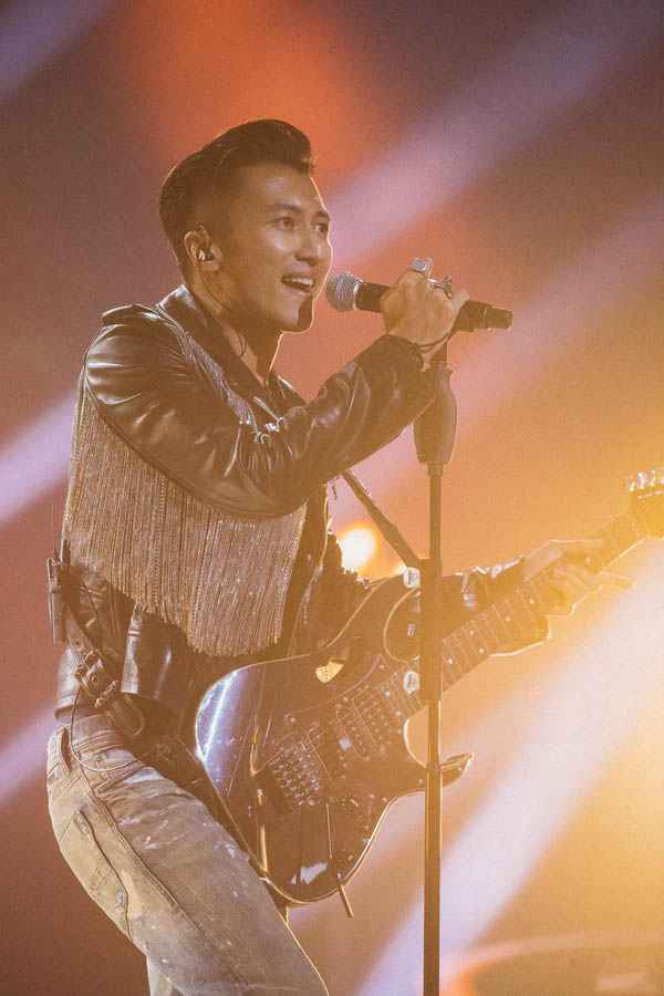 谢霆锋是多少艺人偶像 揭秘天王魅力不减当年