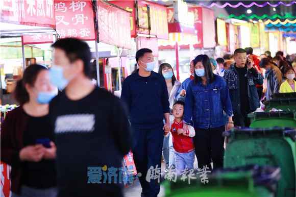 熟悉的“烟火气”返来了 济南深夜食堂，走起！