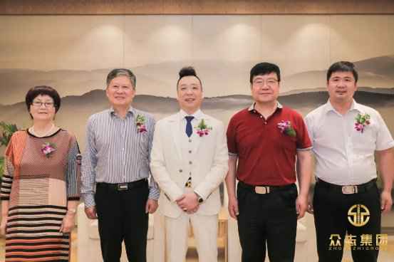 众志有爱助力青少年生长暨慰问抗疫一线英雄慈善勾当取得圆满乐成