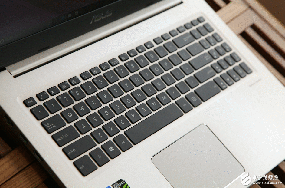 华硕航行碉堡NX580VD怎么样？航行碉堡NX580VD开箱图赏：沉稳又有科技感