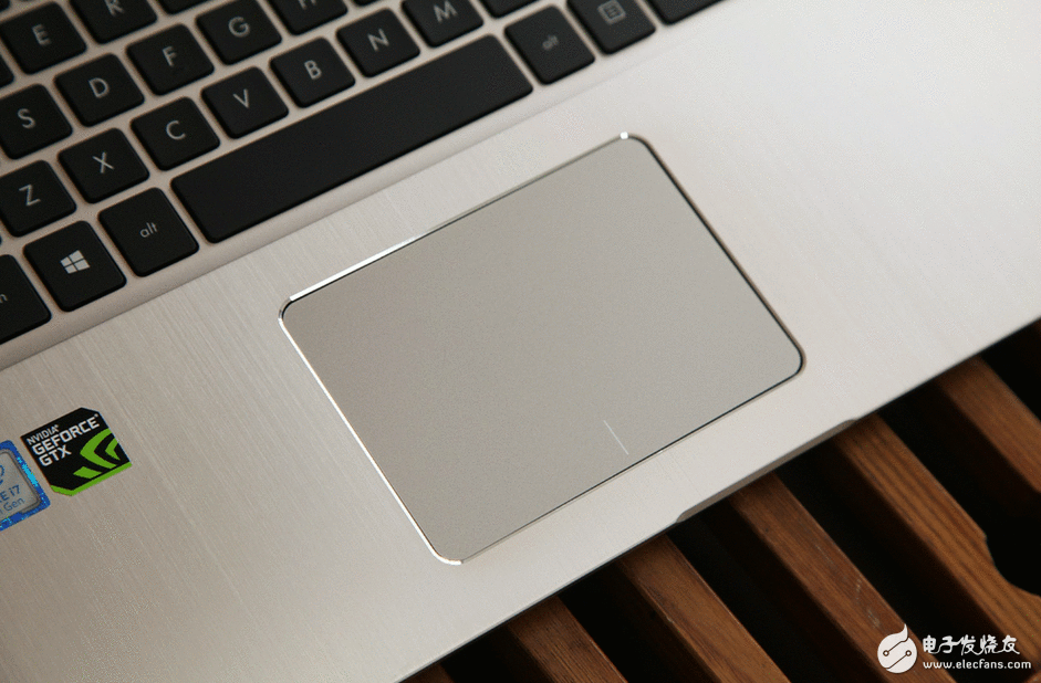 华硕航行碉堡NX580VD怎么样？航行碉堡NX580VD开箱图赏：沉稳又有科技感