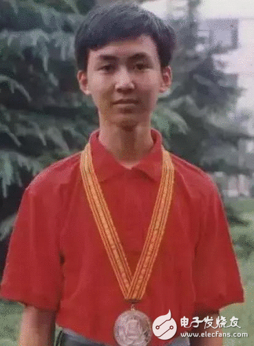 曾经的少年如今的钻石王老五，马云给了他1500万美元，马化腾给了他4.48亿美元