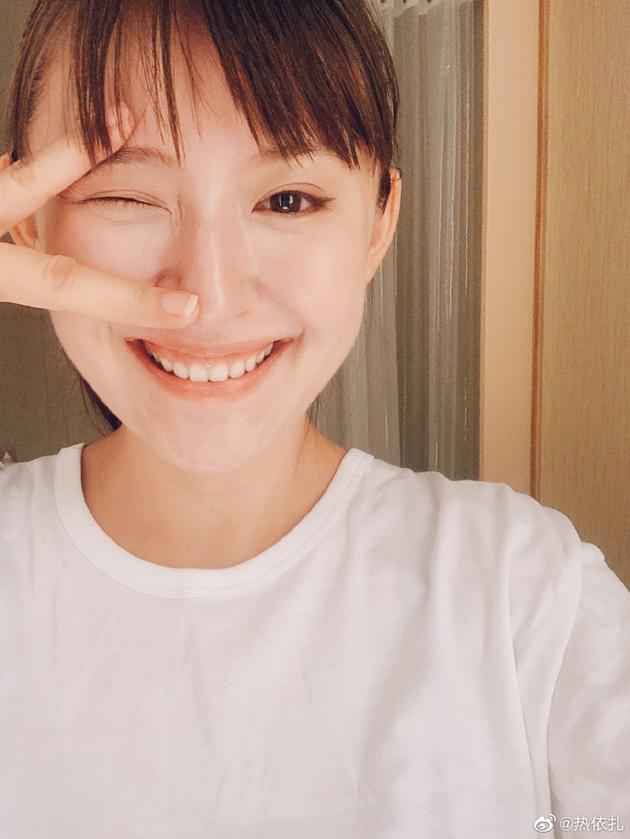 热依扎辟谣与马东恋情据说：本人于马老师没有任何关系