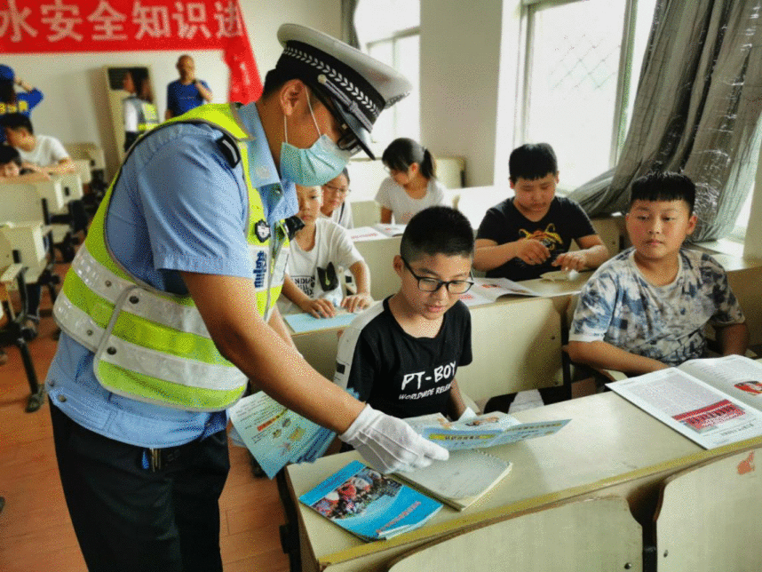 团泗县县委开展“禁毒、防溺水”安全知识进校园活动