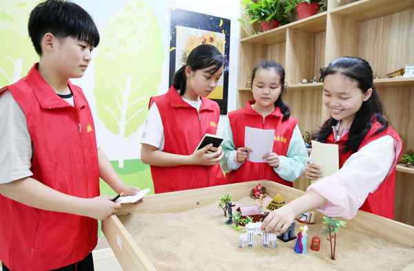 本报学生记者走进未成年人教诲法治中心