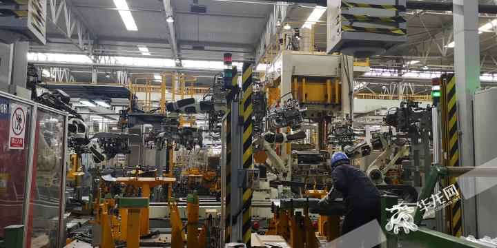 “六保”里的重庆动作④|一个产物需六百多家企业配套 重庆如何保财富链供给链？