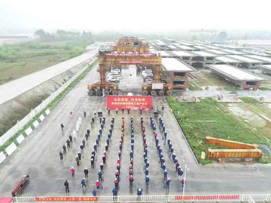 贵南高铁建设工地掀起劳动竞赛热潮