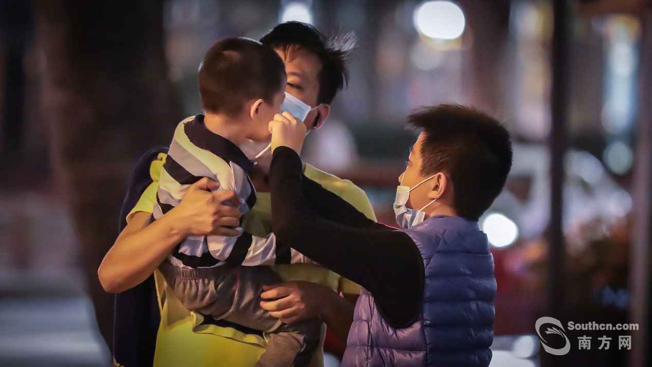 戴着口罩的广州夜糊口：参差百态，乃幸福本源