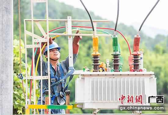 南边电网广西梧州供电局：农村电网改革 让供电更靠得住