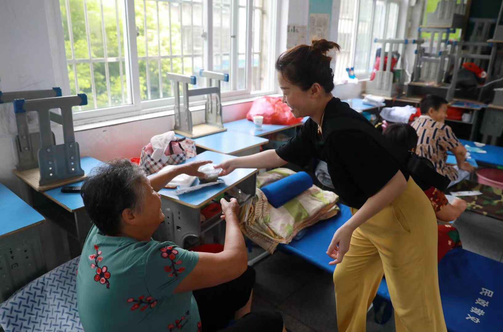 华中路三小安放点的笑声