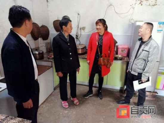 走村入户脱贫忙贡井区龙潭镇脱贫攻坚“百日攻坚行动”见闻