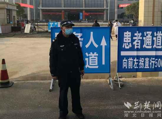 武穴龙潭派出所：全员冲锋上阵 筑牢疫情防线