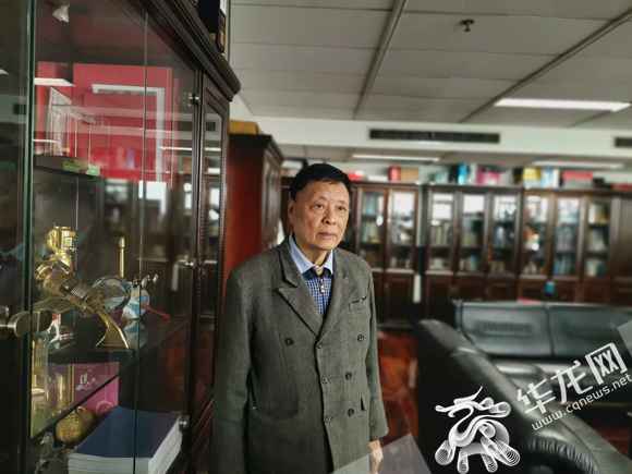 重庆优秀科学家风范展| 杨士中：太空中建太阳能电站破解能源供应困难