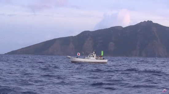 日本右翼组织渔船赴垂纶岛 被中国海警追击约四小时
