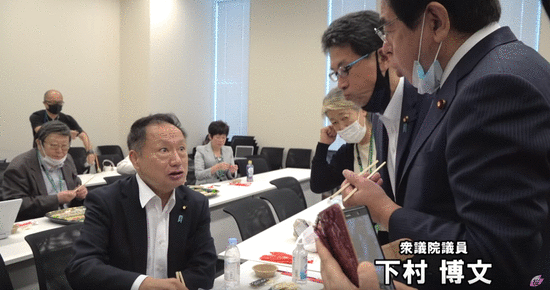 日本右翼组织渔船赴垂纶岛 被中国海警追击约四小时