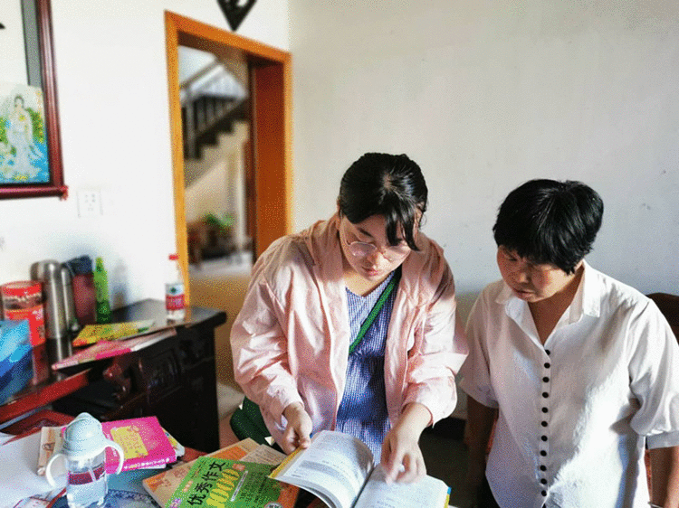 歙县“千师访万生”暑期安详不放假