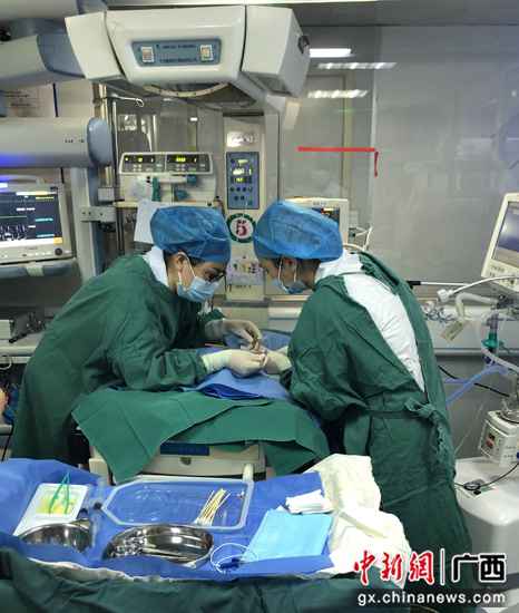 自治区南溪山医院乐成救治一例早产极低体重患儿