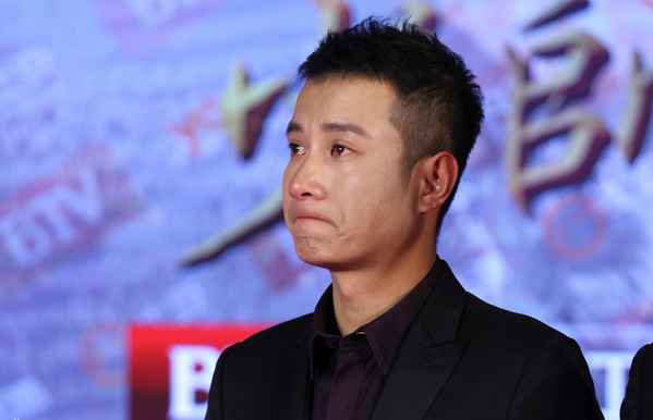 《少帅》宣布会文章泪洒现场 自曝用命拍戏