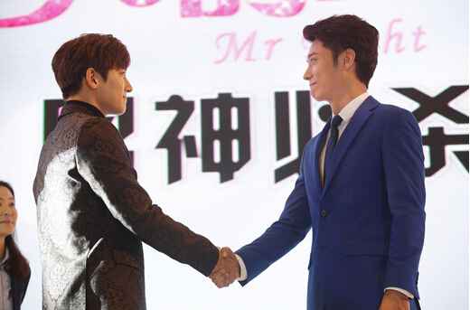 张丹峰池昌旭宣布会牵手对视 网友酡颜心跳