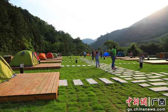 广西鹿寨林乡变身“绿富美” 生态旅游开发脱贫致富新路