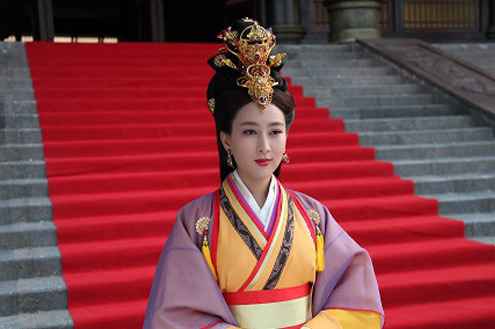 《芈月传》马苏美艳进场 秦宫争斗拉开帷幕