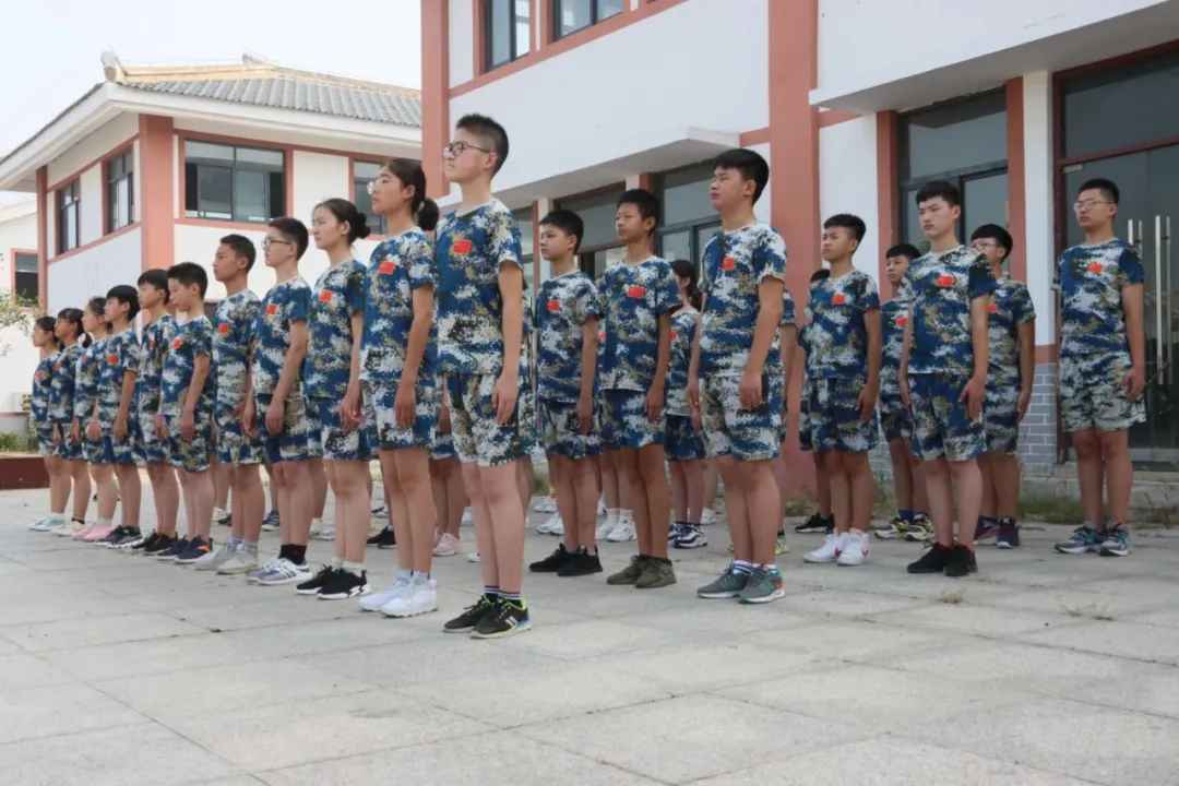 灵璧县：七彩假期 情暖童心