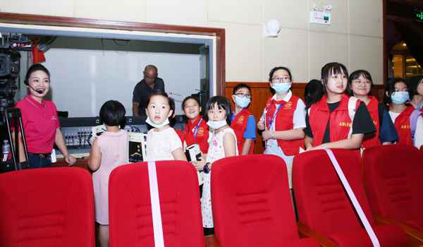 本报学生记者走进安徽省歌舞剧院探访舞剧《徽班》