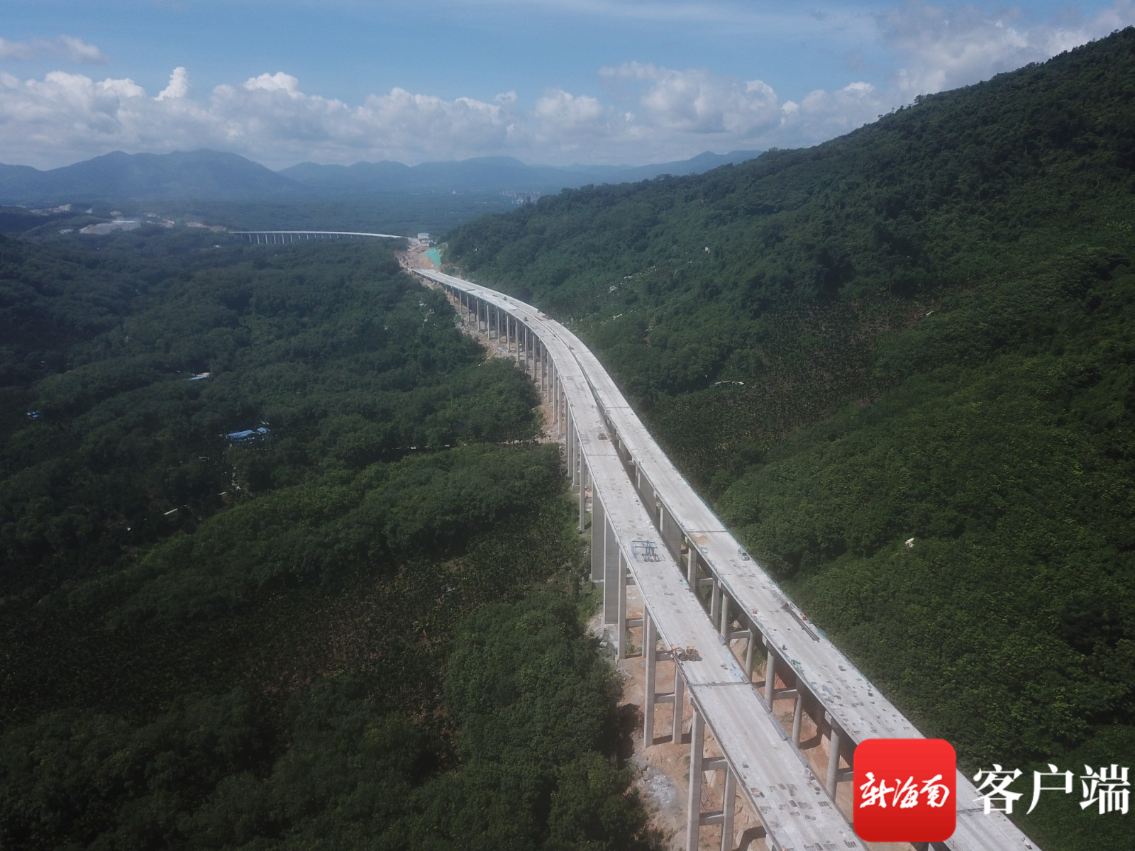 海南山海高速最长桥梁全线意会 为年底通车奠基坚硬基本