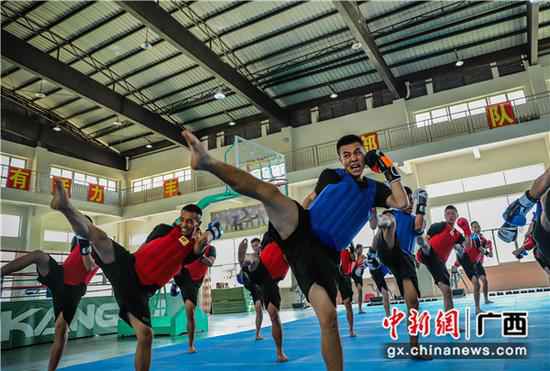 不平就用拳头“措辞”！直击广西武警搏击集训现场