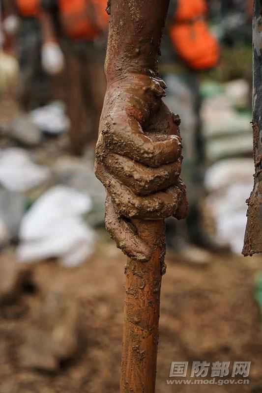 国防部谈部队防汛救灾：战疫之后再抗洪