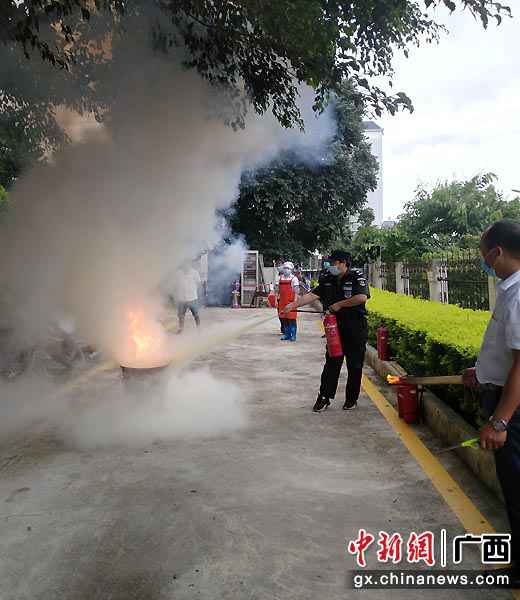 南宁一监控中心组织开展消防安详演练