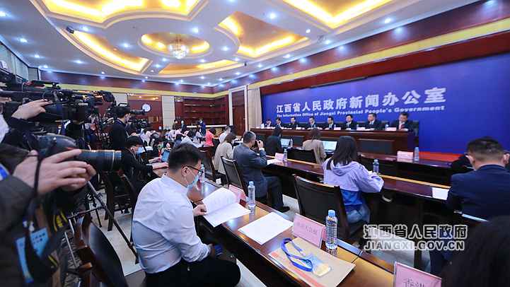 江西进行贫困县脱贫退出新闻宣布会