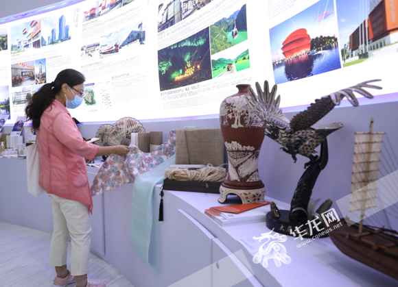 服贸会调查丨5天时间10万人次打卡 “重庆处事”如何让世界瞥见？