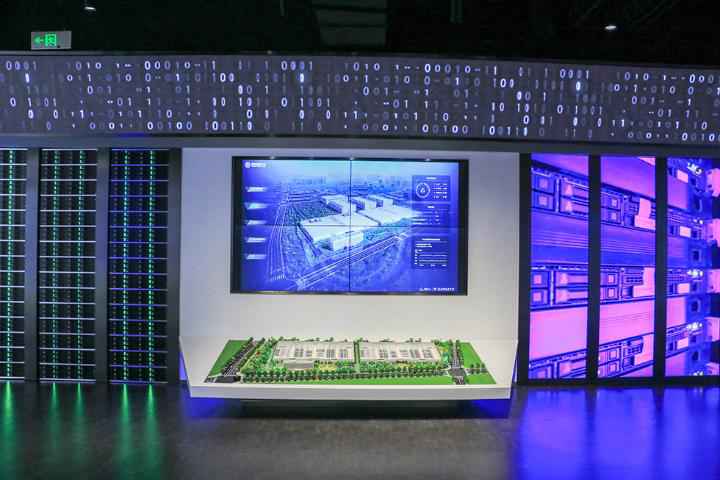 智汇八方|重庆拍了拍你，并递上一张“伶俐手刺”