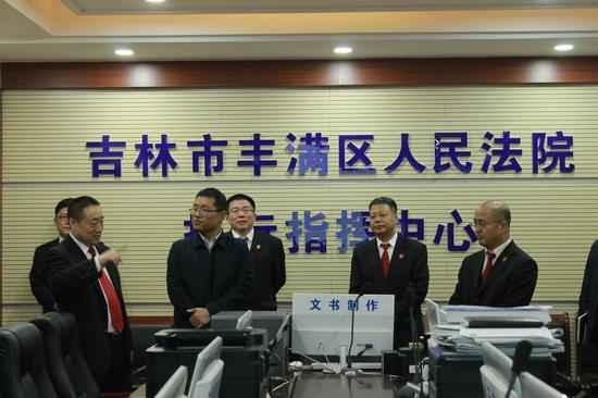 饱满区区长赵洲洋到区人民法院调研指导事情