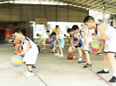 【走向我们的小康糊口】佛山西樵：人居情况美了 村民笑容多了