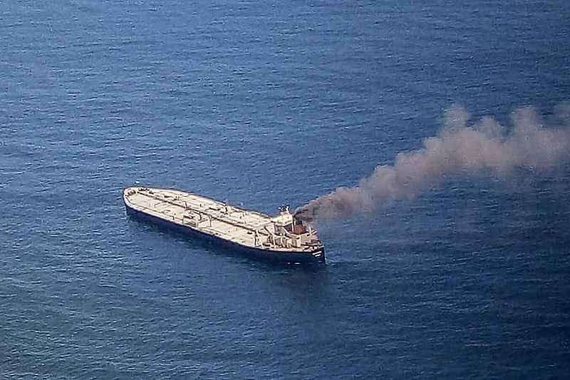 斯里兰卡东海岸油轮起火 官方证实失踪海员已身亡