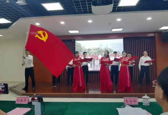 不忘初心紧记使命 中青二班进行党性分享会