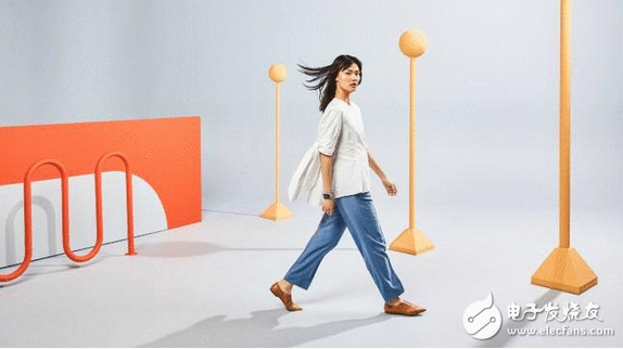 荣耀手环跟小米系的这款手表谁会是腕上新宠 比拟起来照旧荣耀嫩了点