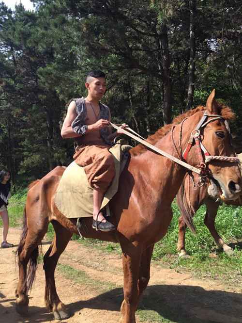 《人间大炮》张小飞天佑浊世演绎兄弟情