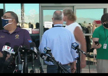 特朗普粉丝冲进宣布会 隔空怒骂拜登窃取大选成就