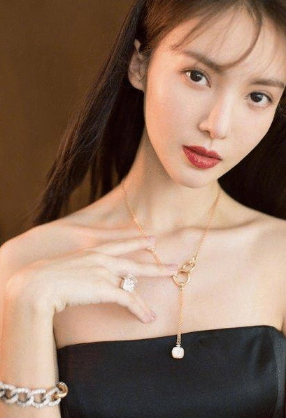 金晨首谈与邓伦爱情，被情所伤立场消极！