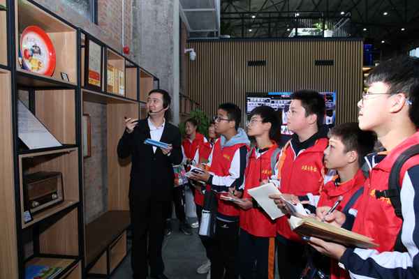 中国记者节|本报学生记者走进合肥东部新中心