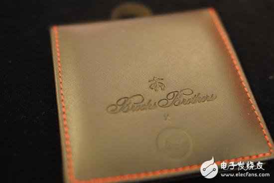 徕卡联袂美国打扮品牌推限量版M10相机：首款M10限量版机型