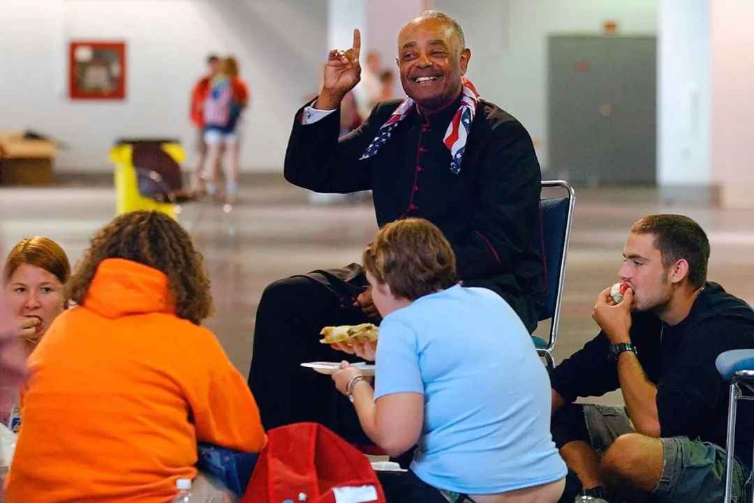 美首位黑人红衣主教呈现！多次果真叫板特朗普