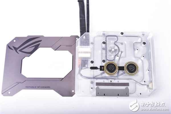 华硕全水冷主板漏液测试：这防护让人安心 6899元