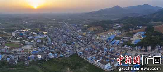 金秀瑶族自治县头排镇：朝着全面小康方针刚强前行