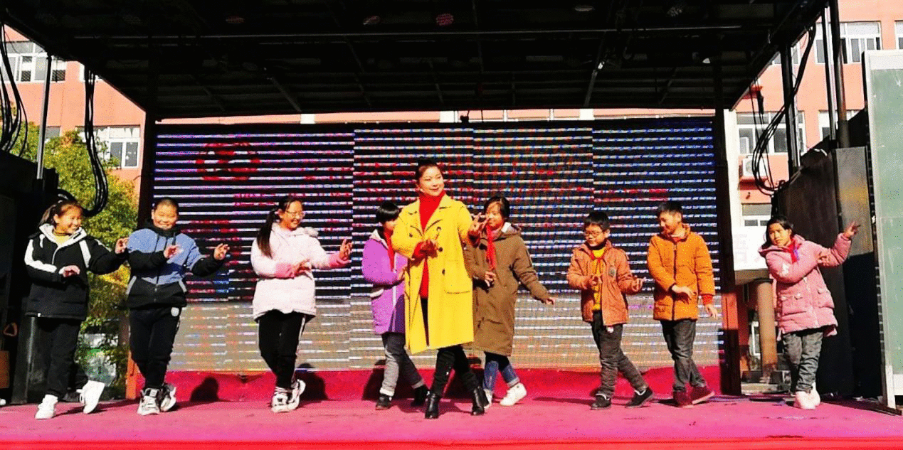 采得百花扑鼻香 立德育人新地步——泗县送戏进校园送艺术更送精力文明