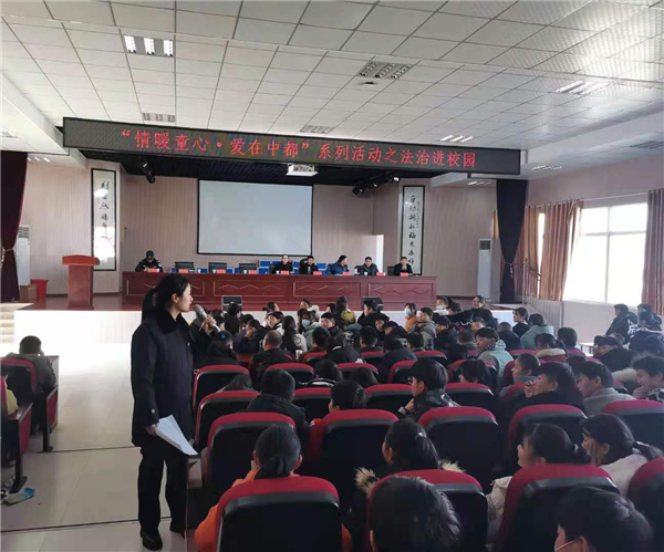 团凤阳县委：法治进校园护航芳华生长